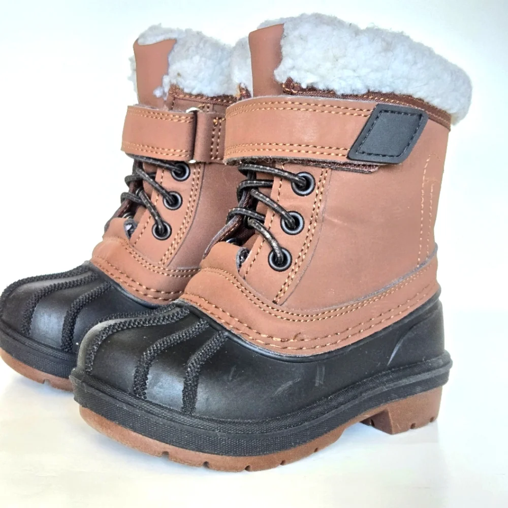 Cat & Jack size 6 Toddler Snow Boots